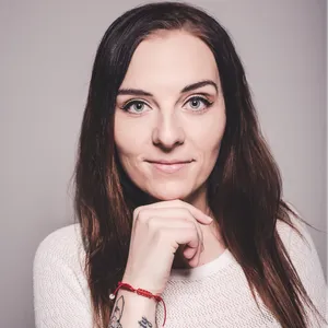 Júlia Kamhalová